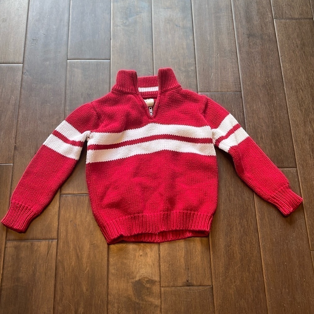 4/$20 Old Navy boys knitted sweater- size 5 XS, excellent condition- red white